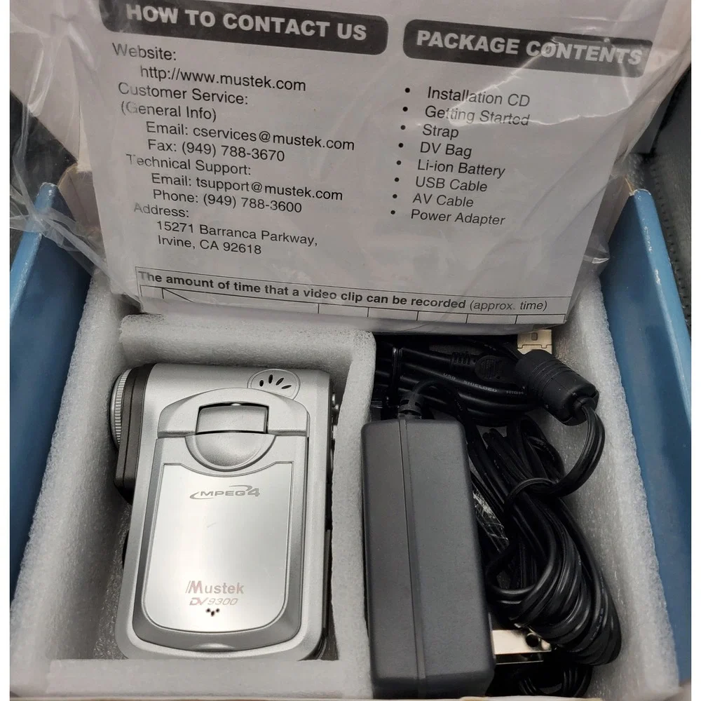 Mustek DV9300 Digital Video Camera Camcorder Silver Y2K 3.0MP 8X Zoom Boxed